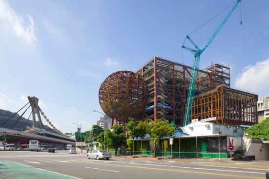 Taipei+Performing+Arts+Center+Tops+Out