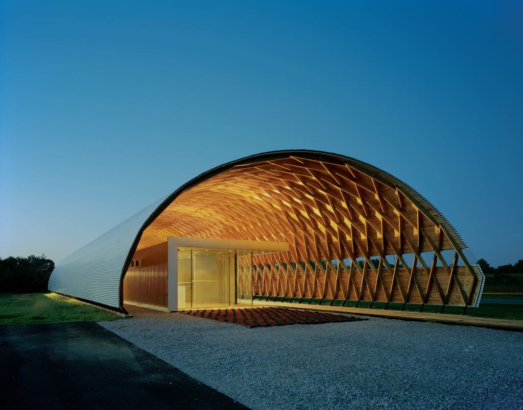 The “Dog Pound,” completed this summer, typifi es the new scale and ambition of the Rural Studio. The as-yet-unopened animal shelter consists of a lamella roof curved over animal holding areas, polished-concrete dog runs, and freestanding metal-clad offices (one is shown opposite) for reception and medical treatment. Freear enlisted structural experts to advise on the project, an approach that enables greater complexity.