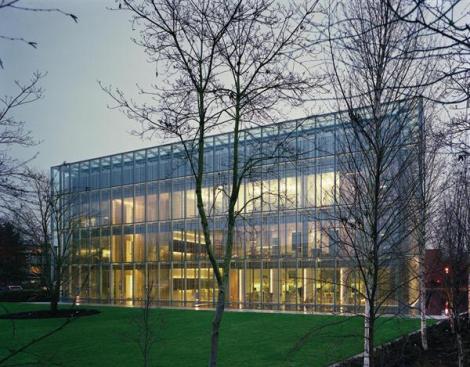 The high-visibility site at the Unversity of Oregon led to the idea of four public fa?ades on the 40,000-square-foot academic learning center.