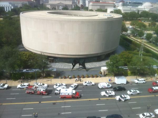 The scene after an evacuation of the Hirshhorn Museum and Sculpture Garden, following a security guard's suicide by self-inflicted gun-shot wound. Photo by 
Elizabeth Buie used with permission.