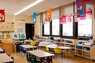 Houghton+Academy%e2%80%99s+new+windows+match+historic+aesthetic+with+different+color+finishes+on+interior%2fexterior+using+Technoform+Bautec%e2%80%99s+thermal+barrier+system.