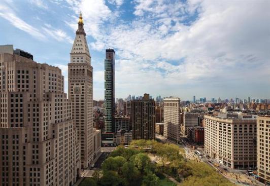 One Madison Park cuts a svelte figure in the Manhattan skyline thanks to a design concept in which pods cantilever from the buildings main shaft.