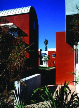 View+east%2c+into+the+courtyard.