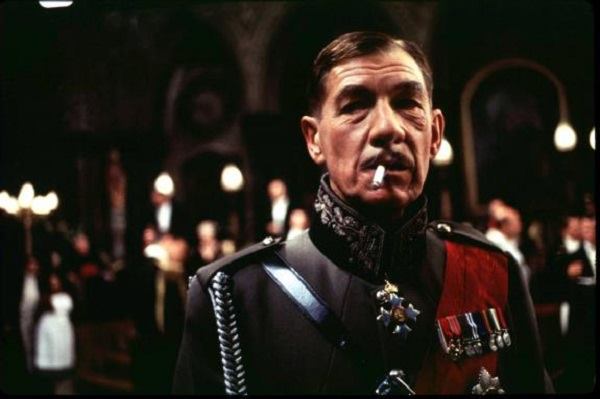 Ian McKellen plays the king in 'Richard III' (1995).