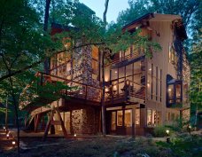 Back+of+House+facing+creek