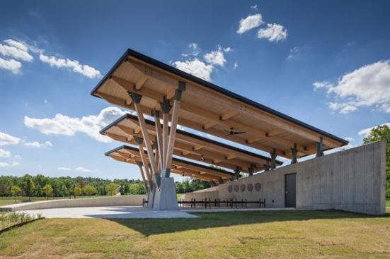 The+Committal+Shelter+overlooks+a+landscaped+wetlands.