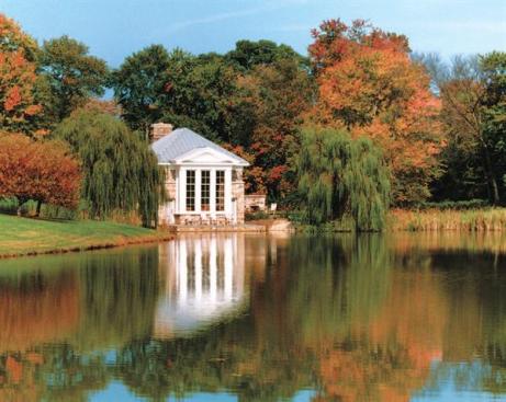 Hearkening back to Virginia's agricultural heritage, fieldstone walls appear to stand without mortar like the dry-stacked stone fences found throughout the surrounding countryside.