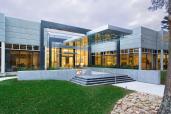 Lord, Aeck & Sargent designed a new public entry for the Novelis Global Research & Technology Center. ? Gregg Willett