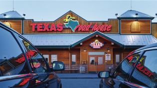 A Texas Roadhouse in Bradley, Ill., designed by GreenbergFarrow.