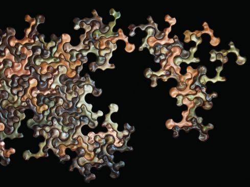 The copper pieces created by Akoaki through electroforming can be arranged into a sculptural installation.