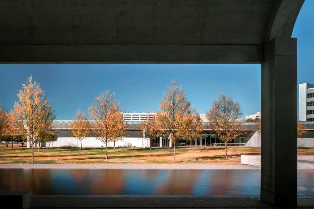 View of the entrance to the Renzo Piano Pavilion from the west, under the colonnade of the original Kahn building.