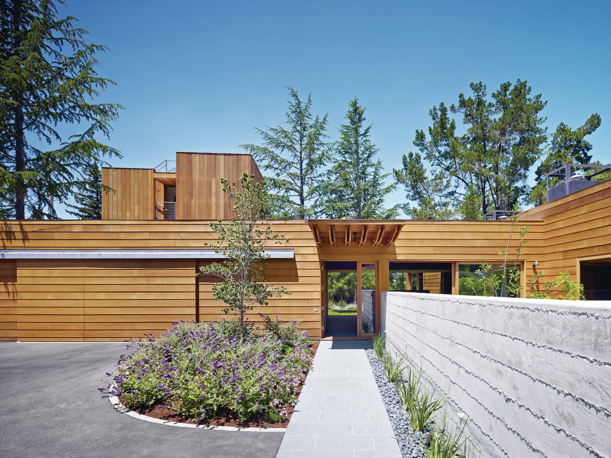 Low Rise House Design Low/Rise House, Designed by Spiegel Aihara Workshop
