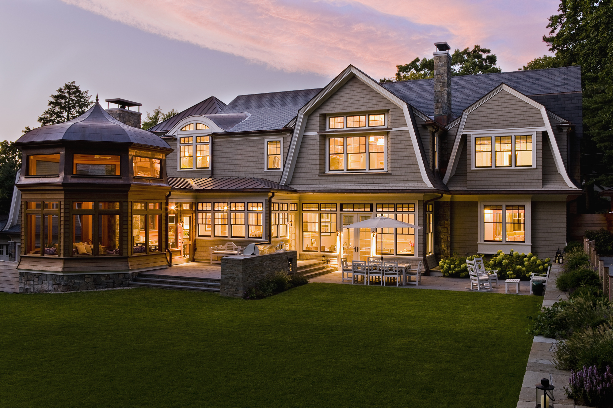 Hilltop Gambrel - Architect Magazine, image size:2000x1333