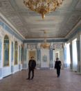 The state room with the Yaveyns
