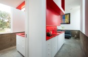Daryl+Howard+Art%2c+a+mixed-use+building+for+printmaking+and+hosting+in+Austin%2c+commissioned++kinneymorrow+architecture+to+construct+a+new+printing+studio+to+an+existing+storage+center+while+providing+supporting+structures+to+cohesively+combine+these+parts.+