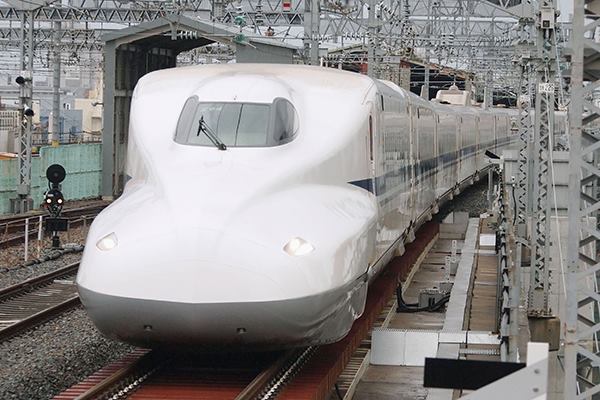 Reportedly, this Japanese Shinkansen train will be used as the base of a high-speed railway system to be introduced in the U.S. state of Texas by 2021. The system will enable passengers to travel between Dallas and Houston in less than 90 minutes.