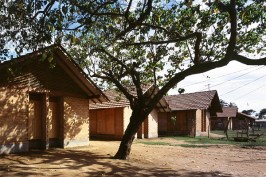 Kirinda+House%2c+by+Shigeru+Ban+Architects