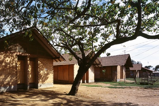 Kirinda+House%2c+by+Shigeru+Ban+Architects