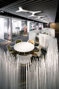 Meeting+area+with+stick+screen+for+privacy