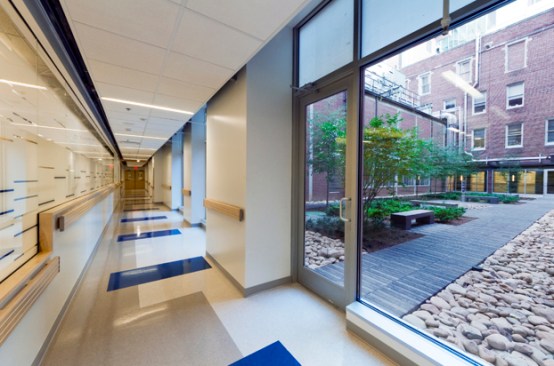 Vantage+Laboratory%3a+Art+glass+corridor+around+interior+courtyard