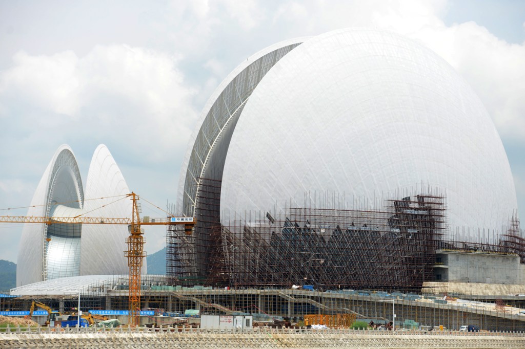 The Zhuhai Opera House is under construction on Yeli Island in Zhuhai city, south China's Guangdong province.