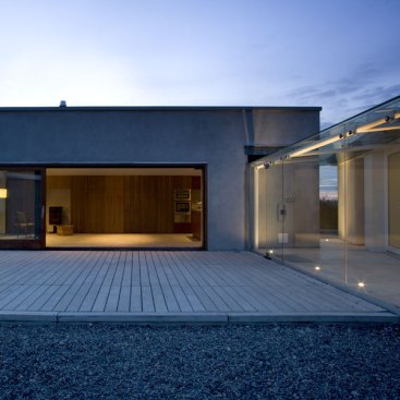%22Large+glazed+joinery+elements+and+an+extensive+wall-to-wall+rooflight+allow+penetration+and+movement+of+natural+light+within+the+living+block+while+light+is+drawn+into+the+original+cottage+via+folding+glazed+doors+and+rooflights