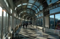 Inter-terminal corridor at Chicago O'Hare's United Terminal.