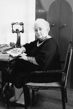 Sara Booth Conroy