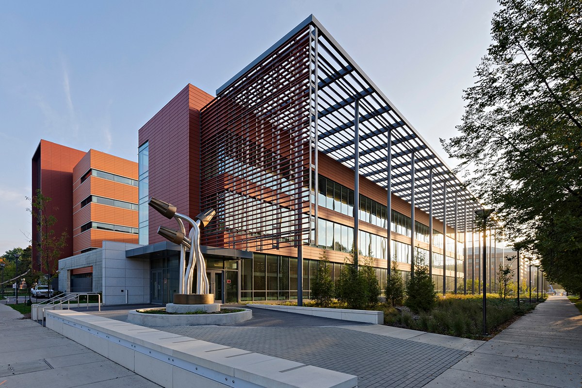 University of Illinois at Urbana-Champaign Electrical and Computer ...