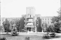 The Center Building at St. Elizabeths housed both offices for hospital administrators and wards for patients. (1900)