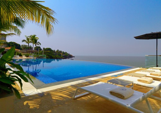 Infinity pool