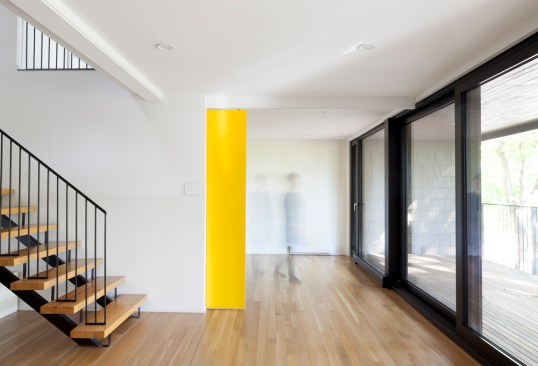 Sliding door