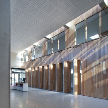 Two+seminar+rooms+can+be+divided+into+separate+entities+of+varying+sizes+allowing+for+flexibility+