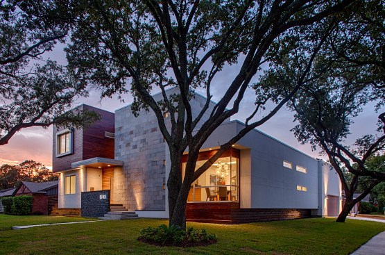 Front+Exterior+South+East+Corner+at+Dusk