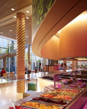 Serving+line+with+backlighted+graphic+and+exhaust+hood