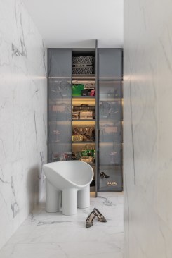 walk-in closet