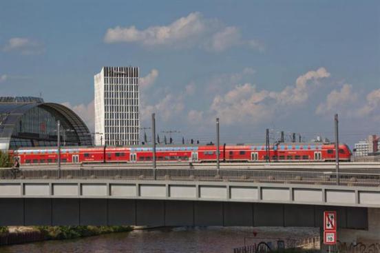Tour+Total+exterior%2c+with+the+Hauptbahnhof+in+the+foreground.