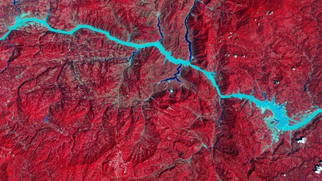 NASA. Images of Change, Three Gorges Dam, central China. September 24, 1993 – August 22, 2016.