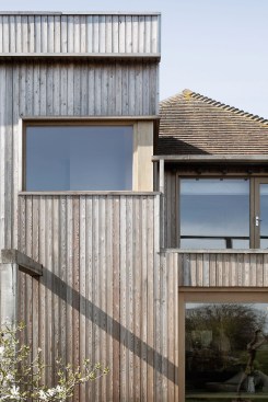 Island Cottage by Paul Cashin Architects