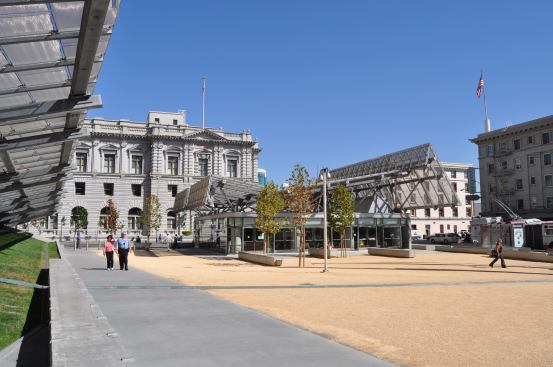 Plaza area at the San Francisco Federal Building, by Morphosis Architects.