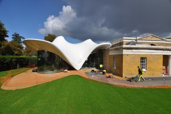 Workers+putting+the+finishing+touches+on+the+gallery+-+September+19%2c+2013.