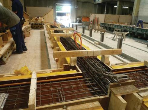Formwork+with+rebar+in+place%2c+awaiting+concrete+pour.