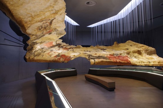 Photographies de commande passée par Cassonmann. Centre International de l'Art pariétal. Montignac-Lascaux, France