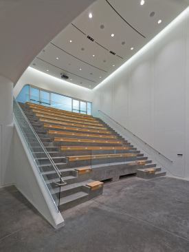 A stepped multi-purpose hall can be used equally for performances or lectures.