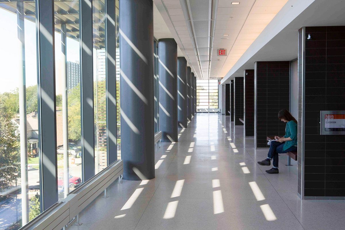 University of Illinois at Urbana-Champaign Electrical and Computer ...