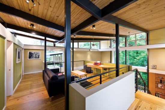 The roof tops a continuous glazed clerestory.