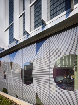 Detail of the curtain wall and glazing patterns