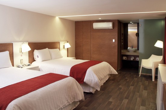 Hotel Howard Johnson - DIN interiorismo