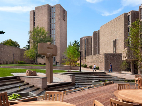 Morse and Ezra Stiles Colleges 
