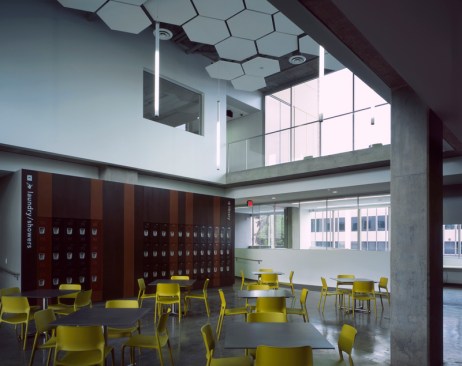 The common area for temporary residents with lockers.